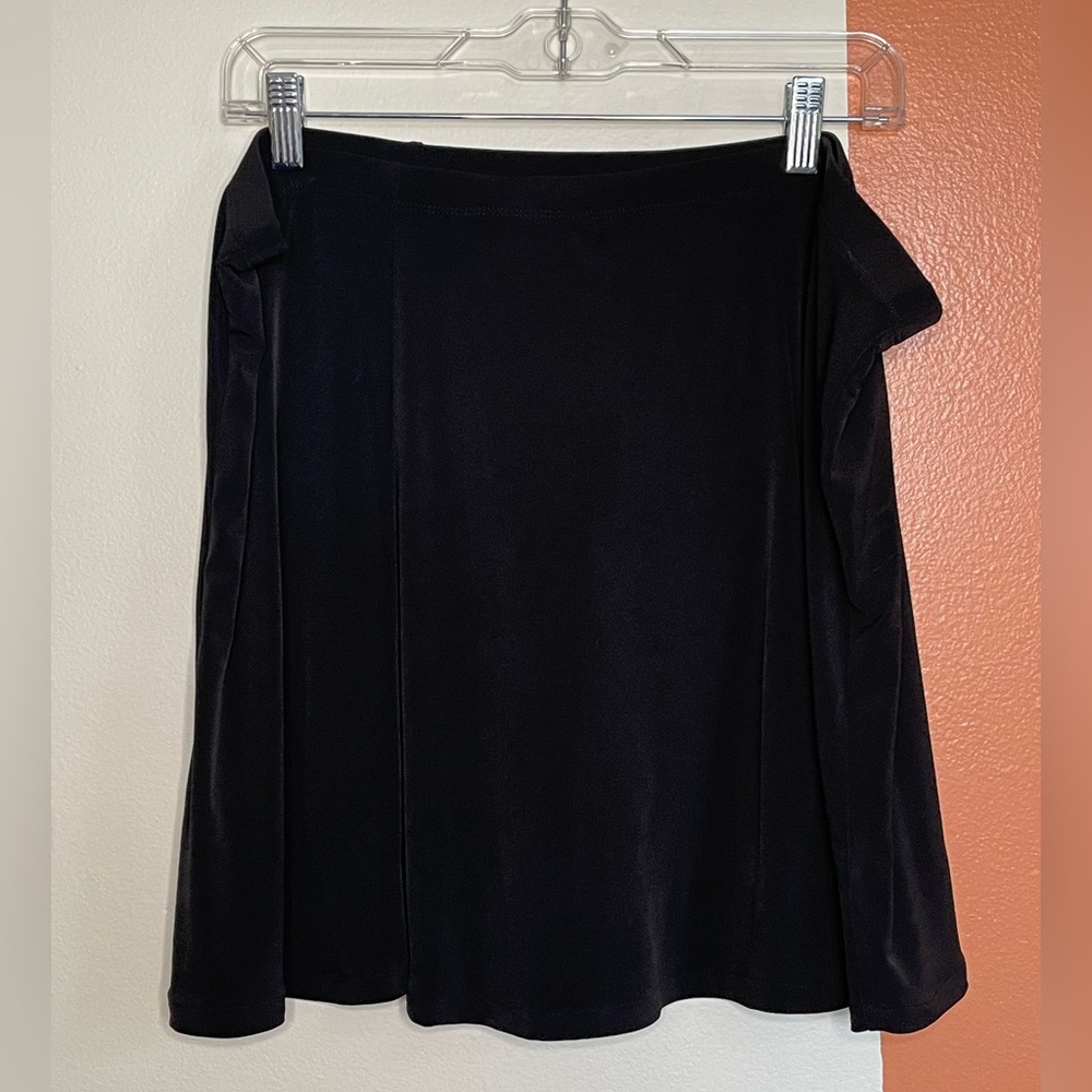 Black mini skirt. Size 16-18